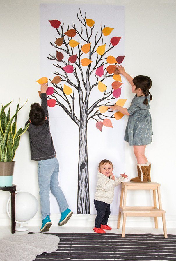 Last-minute Thanksgiving ideas: Draw Together Thankful Tree from Caravan. 
