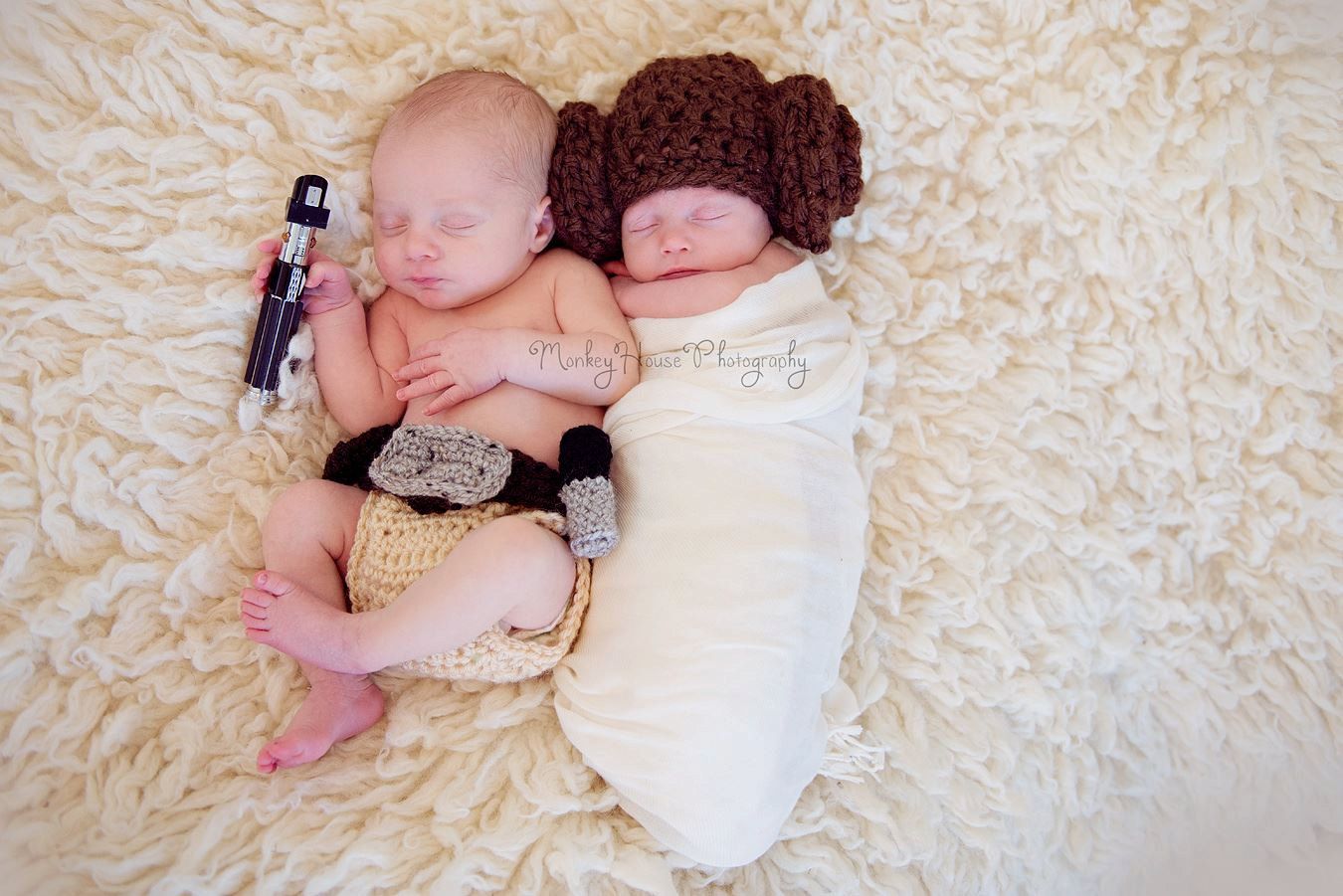 Birth announcements for twins: This Star Wars Twins Announcement is irresistible! Thanks, Me and Morning Glory. 
