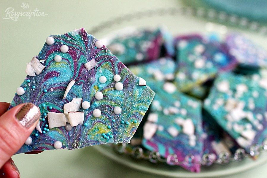 Mermaid party treats: Mermaid Candy Bark | Rosyscription