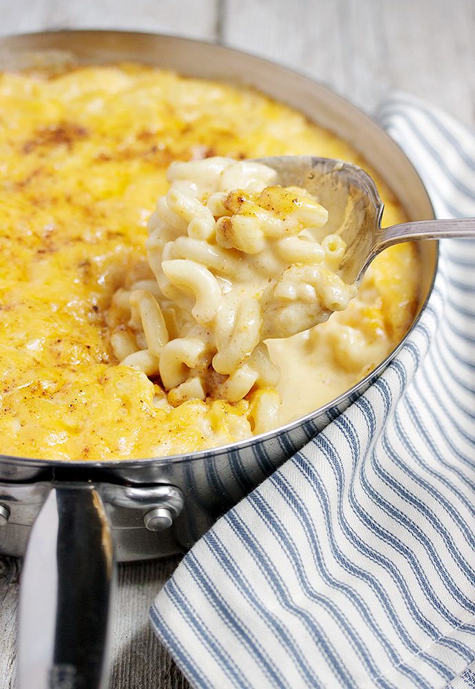 Seasons and Suppers takes it to the next level with their One-Pan Extra Creamy Mac and Cheese. 