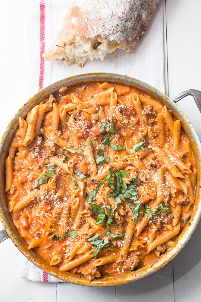 One pot pasta recipes: Hang onto this amazing One Pot Creamy Sausage Pasta, which will taste even more incredible on a chilly fall night. | Smells Like Home