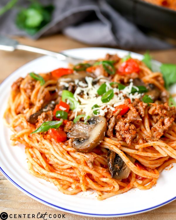 One pot pasta recipes: This One-Pot Pasta Bolognese minimizes clean-up while perfecting an old classic. So easy! | Center Cut Cook