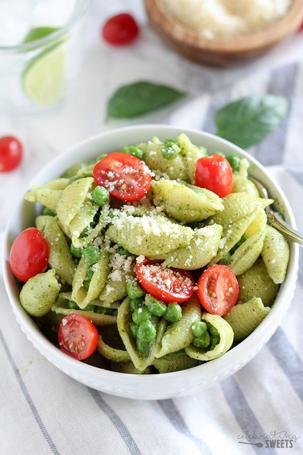 One pot pasta recipes: Check out the cool variations of this One Pot Pasta with Peas and Pesto! | Celebrating Sweets 