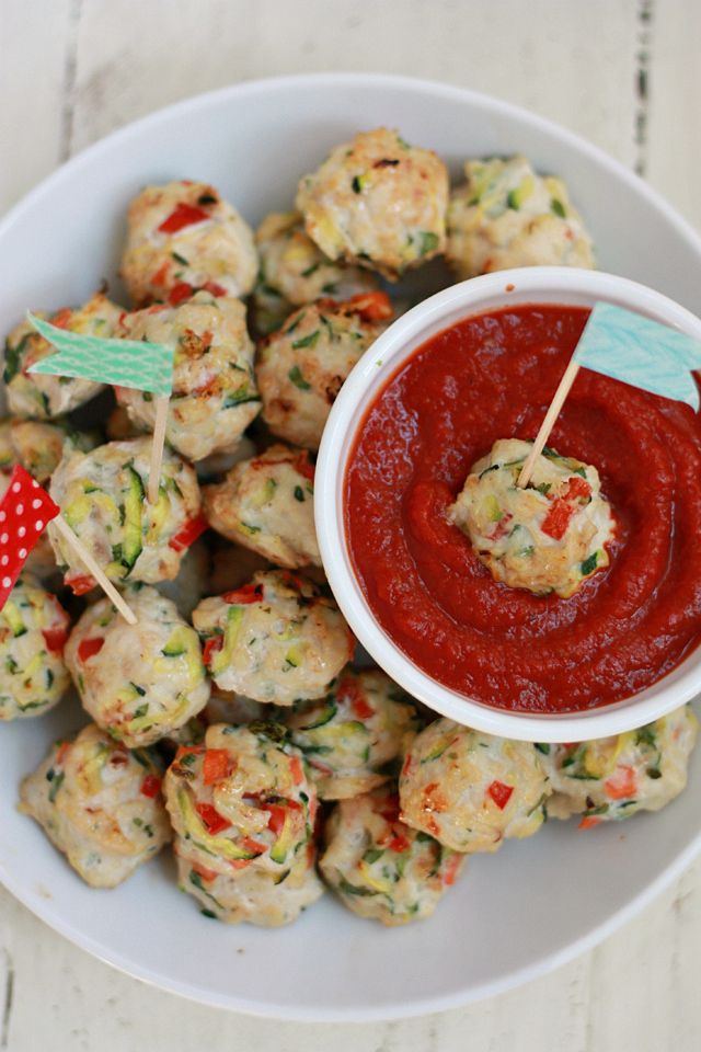 Freezer toddler recipes: Pesto Chicken Veggie Meatballs | Super Healthy Kids