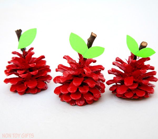 What to do with one of your favorite fall items? Make it into another fall favorite with this Pinecone Apple Craft. | Non Toy Gifts