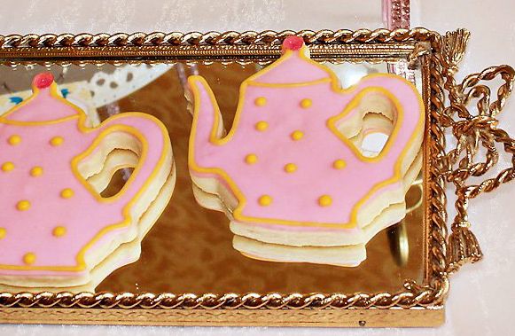 Beauty and the Beast birthday party ideas: Teacup cookies on fancy platters.
