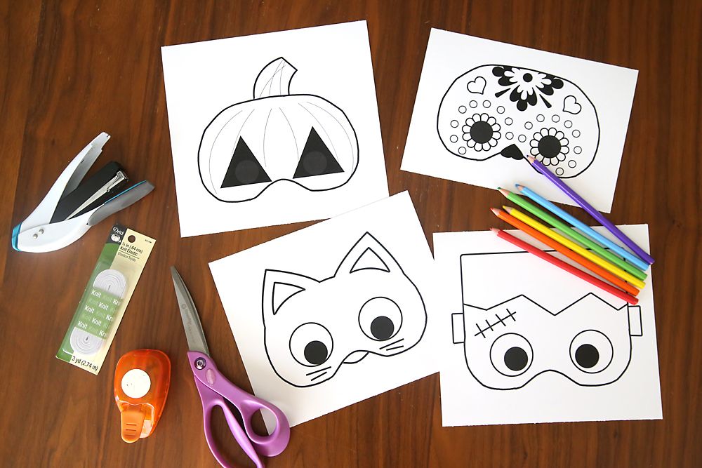 Free Halloween party printables: Keep it simple and sweet with these Halloween Masks at It's Always Autumn. Great for younger trick-or-treaters!
