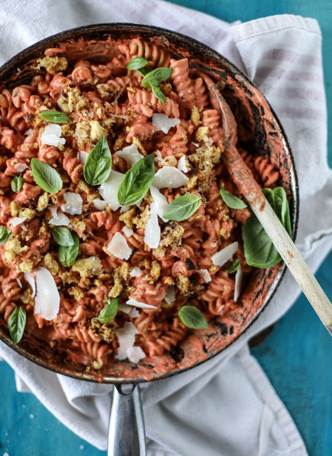 Pantry dinner recipes: I'm dying for this Tomato Cream Pasta with Grilled Cheese Crumbs at How Sweet Eats!