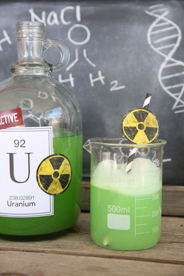 We're loving the eerie green color of this Halloween Party Drink Recipe. So fun! | The Idea Room