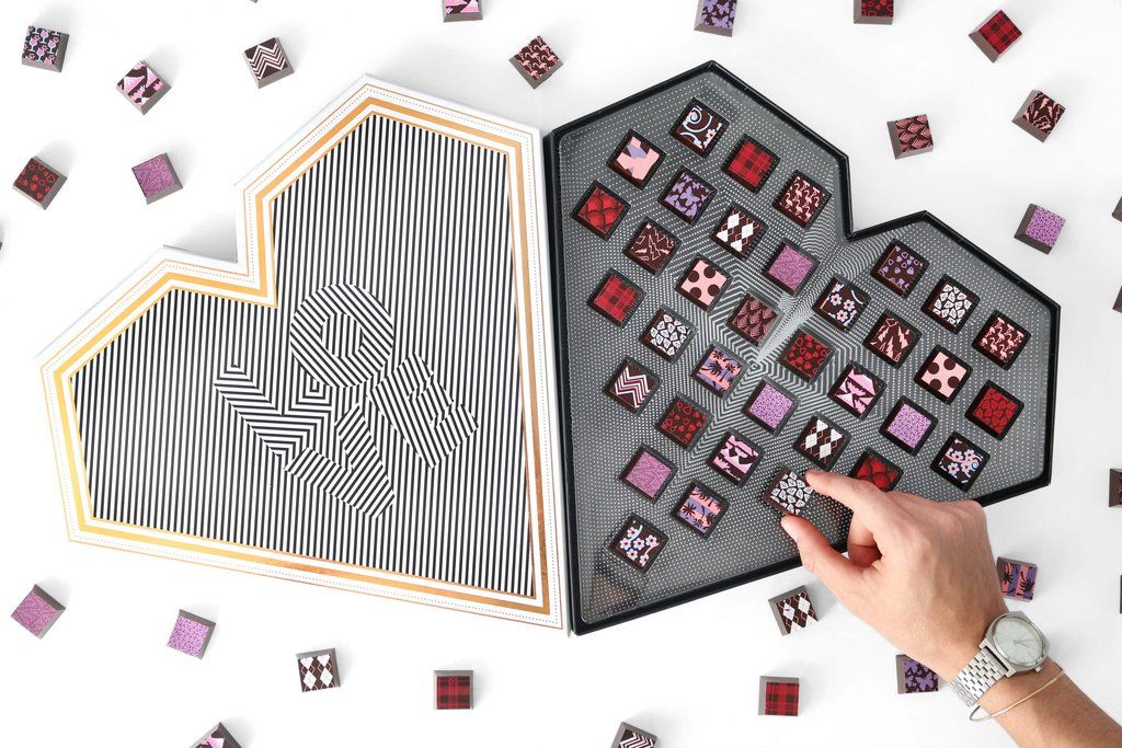 Fancy Valentine's Day chocolate boxes: Compartes for Valentine's Day.