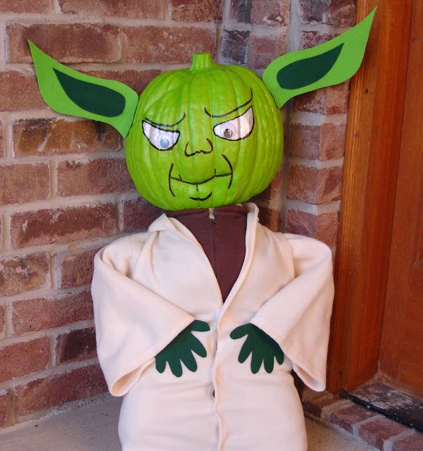 Enjoy the sage presence of a Jedi master with this fun Yoda Pumpkin DIY from Mama Bear Bedtime Books. 